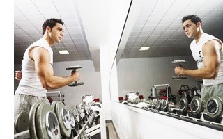 Смотреть ли в зеркало во время упражнений?